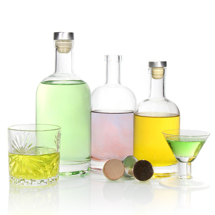 Inventario bottiglie di vetro Fornitore 750ml bottiglie di liquore di vetro pesante per vodka a basso prezzo