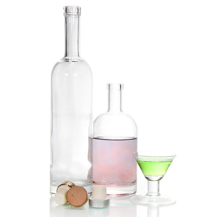 Inventario bottiglie di vetro Fornitore 750ml bottiglie di liquore di vetro pesante per vodka a basso prezzo