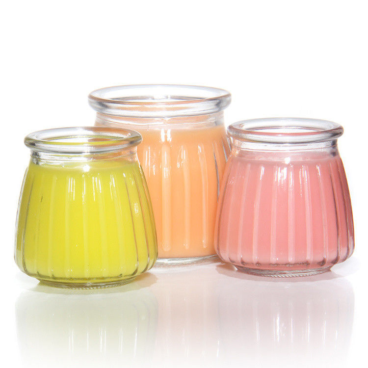 8 oz di bottiglia di yogurt vuoto, vaso di budino e bottiglia di latte fresco con tappo di sughero