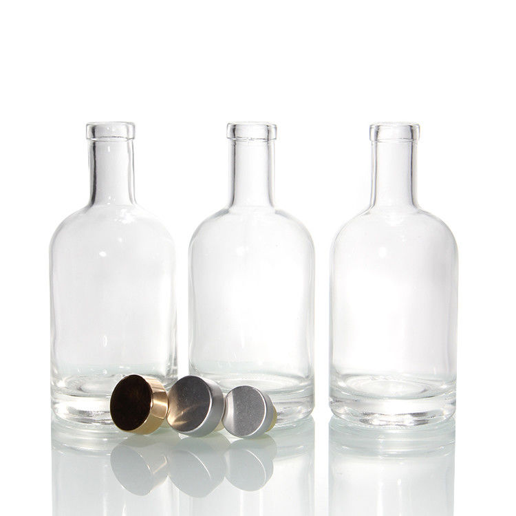 Bottiglie di vodka a base pesante preparate per bottiglie di liquore in vetro bordeaux di 750 ml