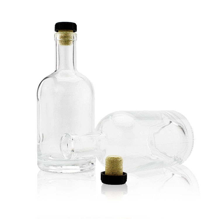 Bottiglie di vodka a base pesante preparate per bottiglie di liquore in vetro bordeaux di 750 ml