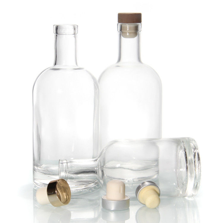 Bottiglie di vodka a base pesante preparate per bottiglie di liquore in vetro bordeaux di 750 ml