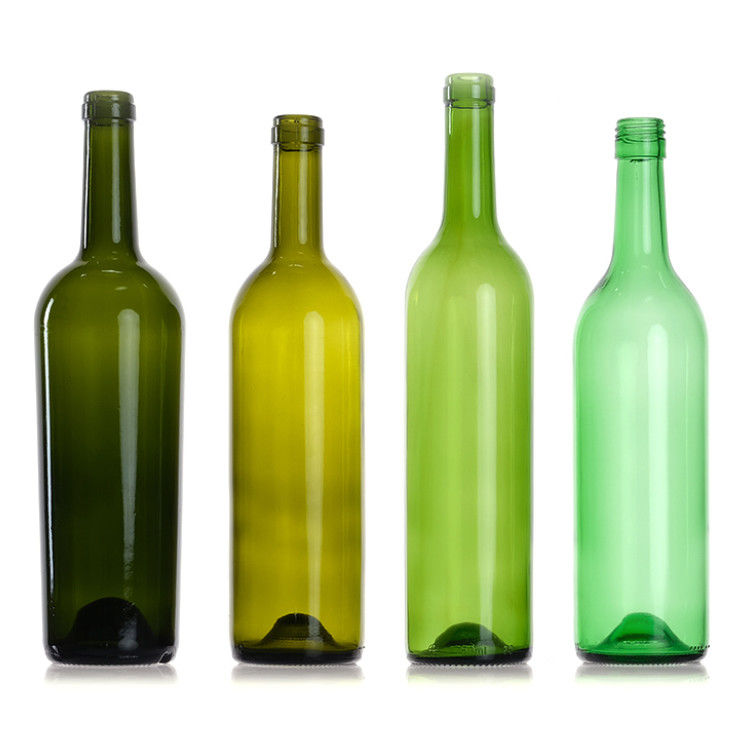 Bottiglie di vino bordeaux con tappo di sughero 750 ml