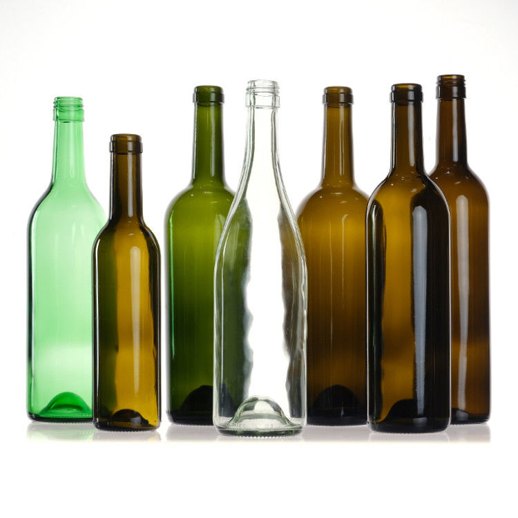 Bottiglie di vino bordeaux con tappo di sughero 750 ml