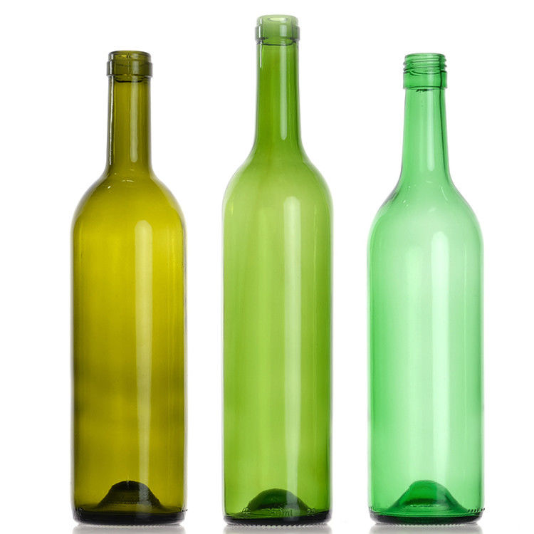 Bottiglie di vino bordeaux con tappo di sughero 750 ml