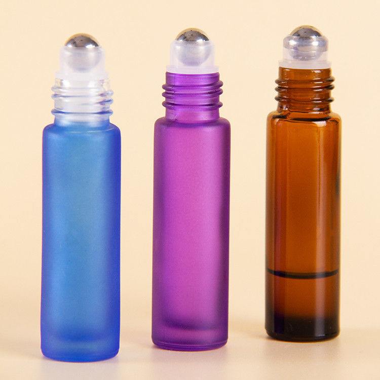 Bottiglie a rulli di vetro ghiacciato di colore arcobaleno da 10 ml per olio essenziale con tappo spazzolato